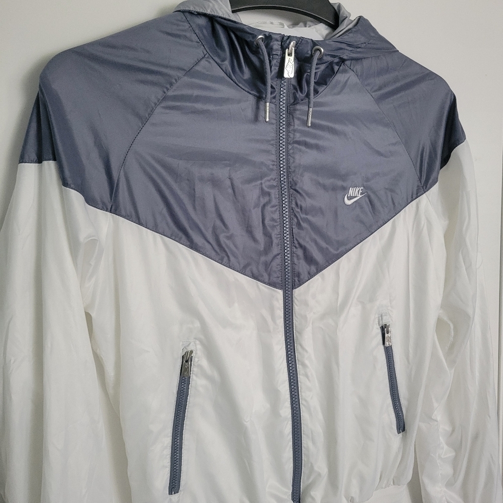 Nike Windbreaker The Windrunner Womens Small Front Zip Gray White